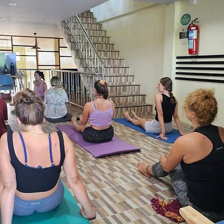 Phangan Barsay Hostel 통살라 외부 사진