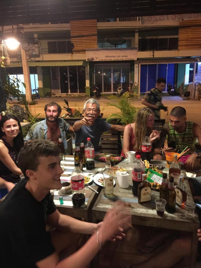 Phangan Barsay Hostel 통살라 외부 사진