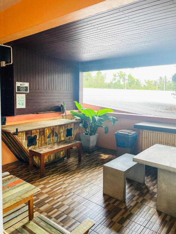 Phangan Barsay Hostel 통살라 외부 사진