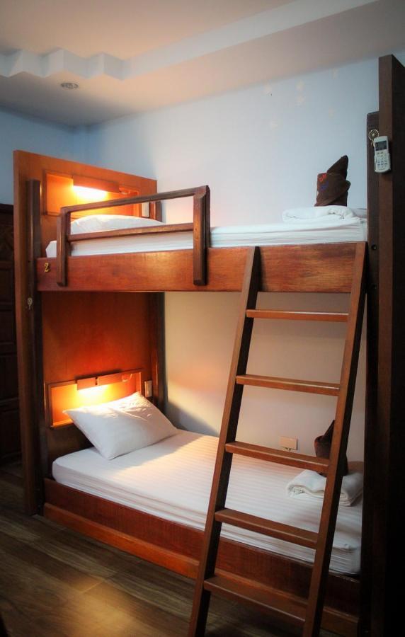 Phangan Barsay Hostel 통살라 외부 사진