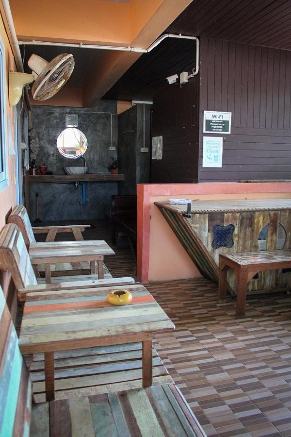 Phangan Barsay Hostel 통살라 외부 사진